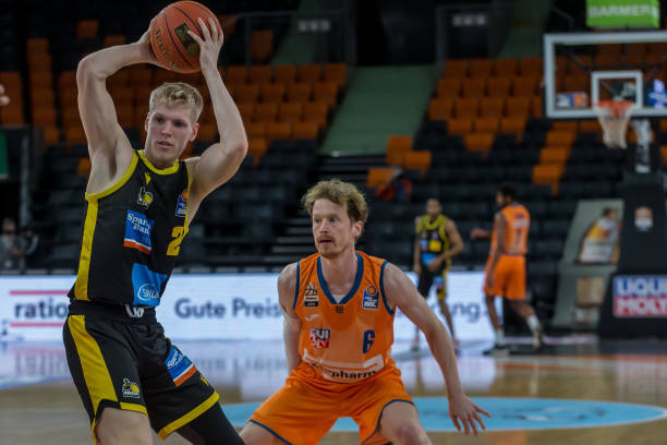 三分投射缩 三分投射缩